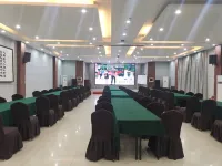 Shangqiu Qingzhu Hotel (Shangqiu Ancient City First People's Hospital Store) - Airport Shuttle