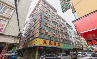 Lingchuan Yijia Hotel (Guilin North Railway Station Yongning Square)