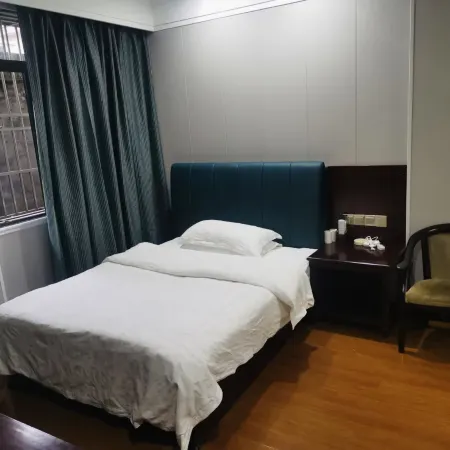 Longshan Jinyang Hotel