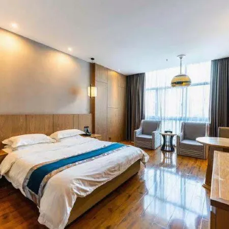 Pingjiang Binjin Hotel