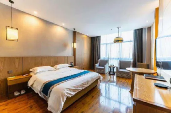 Pingjiang Binjin Hotel