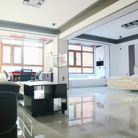 Shiyi Hotel (Jiansanjiang Station)