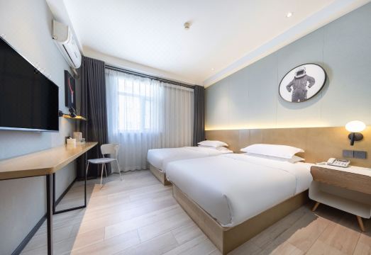 Jinyi Hotel (Hohhot Dazhao Zhongshan West Road) Hotel Overview