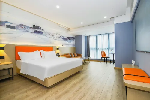 Chaumet CC Light Luxury Hotel