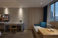 Porter Marriott 0 Pressure Sleep Hotel (Taizhou Luqiao Zhongsheng Plaza) - balcony