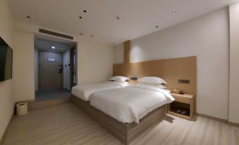 Midway Hotel (Zhangzhou High-speed Railway Station Wanda Plaza)