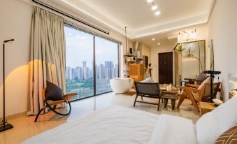 Nanning Ziyou Apartment (Greenland Central Plaza)