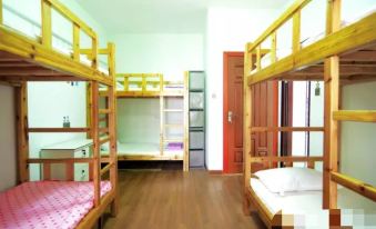 Muse Youth Hostel (Nanning Railway Station)