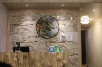 Furong Town Swallow House Inn