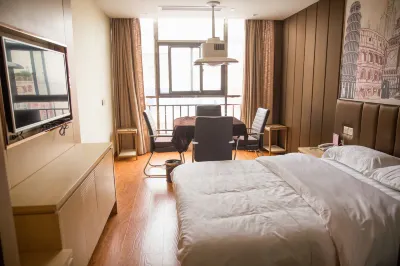 ONLY LOVE  HOTEL Hotels near Xiang'exilishigeming Memorial Hall