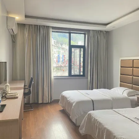 Hongtu Business Hotel