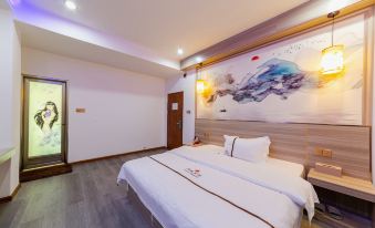 Xinxing Huatai Fashion Hotel