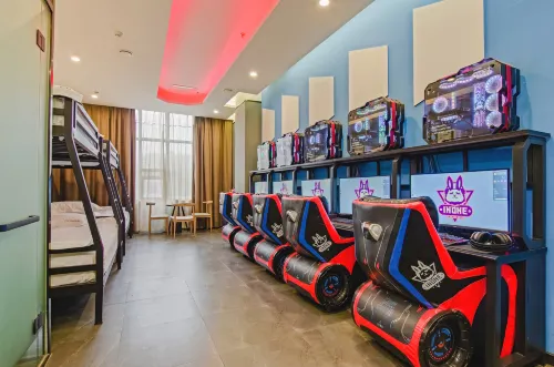 IN ONE Interstellar Esports Hotel (Zhengzhou Zhongbo Expo Center Subway Station Branch)