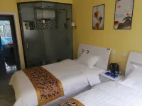 Yichun Yijia Theme Hotel