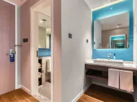 Holiday Inn Express HANGZHOU BINJIANG by IHG Hotel berhampiran Jalan Jiangling