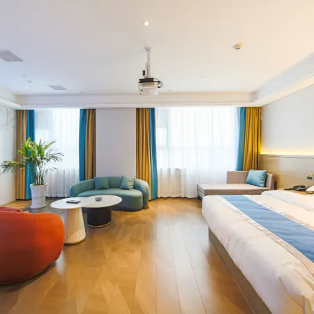 in Hotel (Xiangyang Erqi Store)