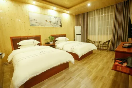 Furong Town Guohua Inn