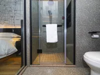 Nanchang Xiangtuyue Hotel (Tengwang Pavilion, Yangming Park Metro Station) Hotels near Donghu