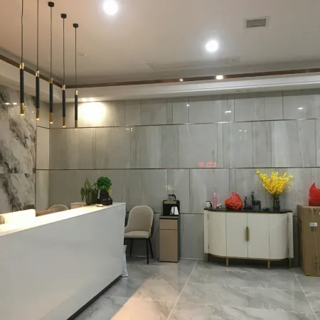 Cenxi Hongtai Hotel