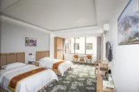 Longli Yuelong Kangji Resort Hotel