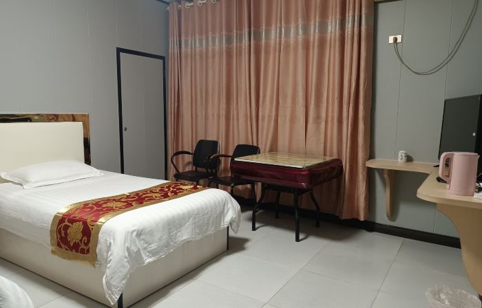 Laifeng Caiyuan Hotel