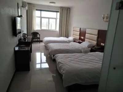 Red Farmhouse Hotel dekat Yellow River Xiaolangdi Scenic Area in Jiyuan
