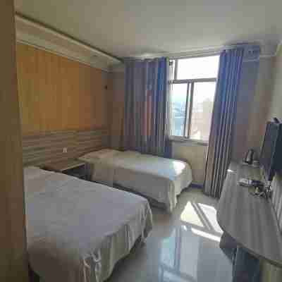 Huating Huasheng Hotel Rooms