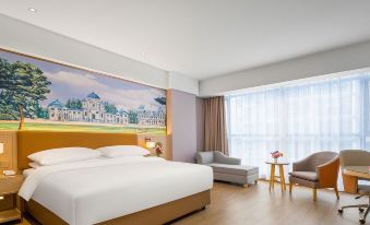 Vienna 3 Best Hotel (Huanjiang Maonan Jinjie Branch)