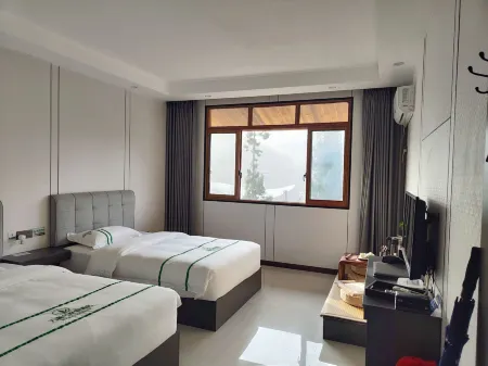 Southern Sichuan Bamboo Sea Colorfulsunshin · Wanshunhao Hotel Отели рядом с достопримечательностью «Emerald Gallery»