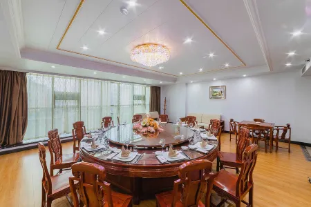 Huaining Hongbo All Seasons Hotel