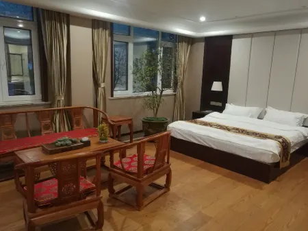 Jun Royal Pavilion Hotel Отели рядом с достопримечательностью «Generation Classical Automobile Museum»