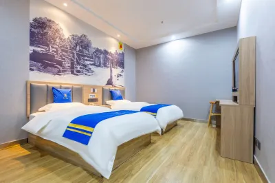 Super 8 (Xining West Chaoyang Road) Hotels near Maosheng Temple