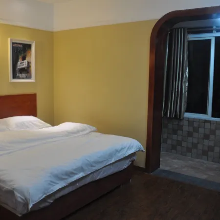 Weiluona Hotel