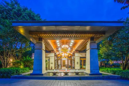 Ronghui Hot Spring Resort Отели рядом с достопримечательностью «Sichuan Waiguoyu University»