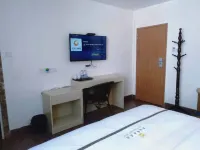 Yunfu Junyi Business Hotel - balcony