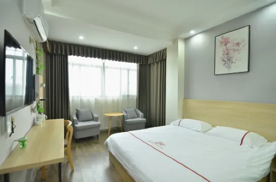 Haowangyuan Hotel, Lijiang River