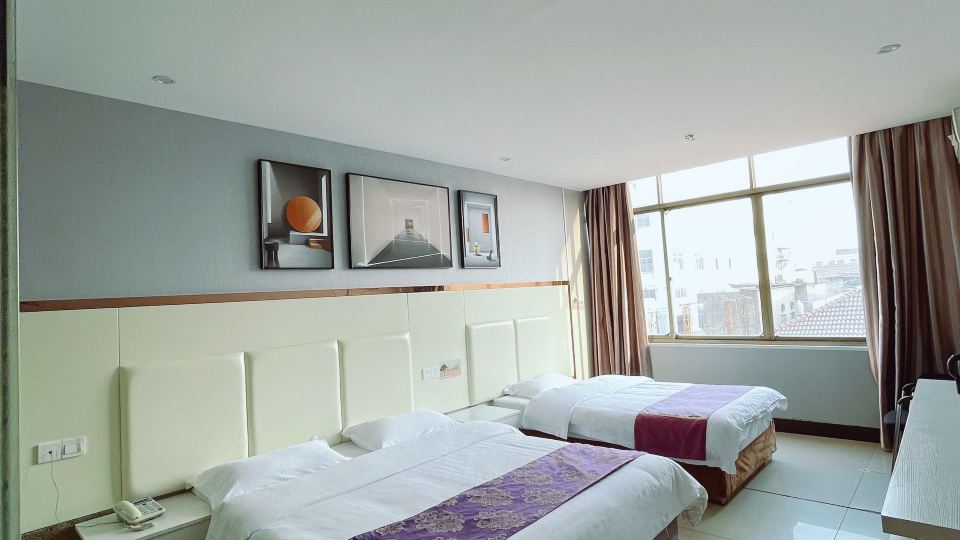 Cixi Jinruishishang Hotel