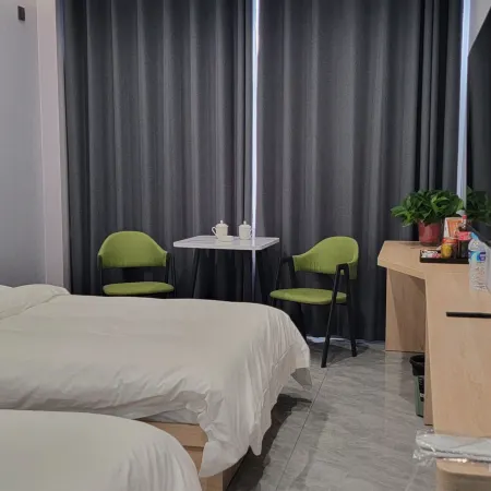 Yihe Hotel (Dali Dongfu Square)
