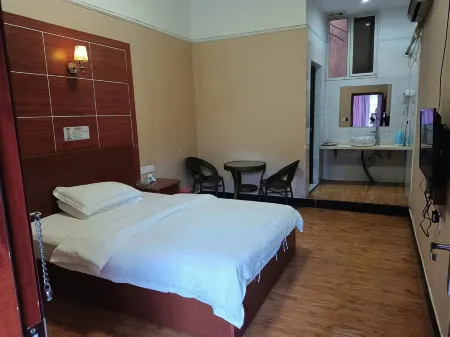 Hongsheng Inn Donghong Отели в г. Цидун