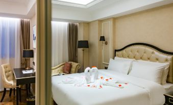 Polysheron Hotel (Shantou High-speed Railway Station The Mixc)