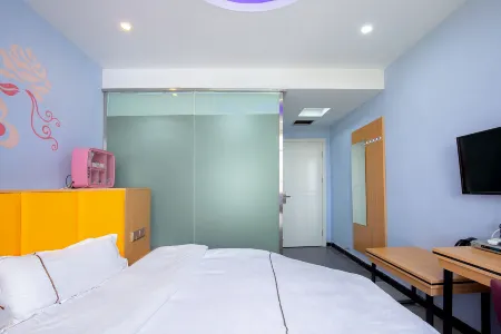 Nanchang Yingbin Business Hotel (Electric Power Vocational and Technical College) Отели рядом с достопримечательностью «East China University of Technology (Nanchang Campus)»