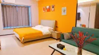 Luoyi Apartment (Fuyang Hengda Lvzhou Shop)