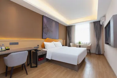 IU Hotel (Zigong Sichuan Light Chemical University Libaihe Campus) Hoteller i Da'an