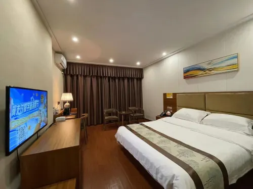 Rongxian Tule Business Hotel