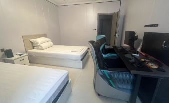 Yongcheng Ant E-sports Hotel (Tiebei Road)