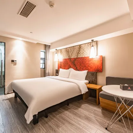 Suining Yisi Hotel