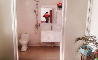 Pingyi Jiuzhou Business Hotel