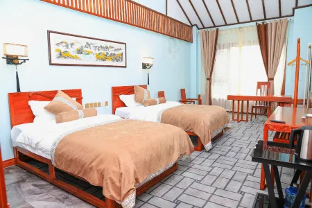 Yinzuo Junlan Hostel