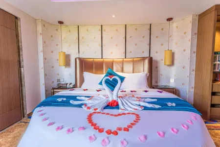 Guangchang Siji Hotel (Shenzhen Gongming Square Metro Station)