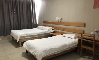 Cao County Yijia Fashion Hotel